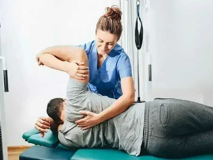 Arrowhead Clinic Chiropractor team at work &mdash; experienced local professionals