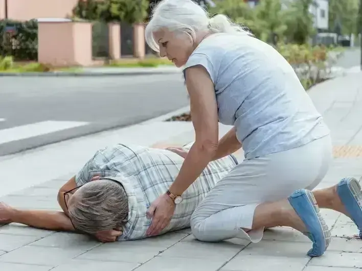 Professional Slip &amp; Fall Injury Treatment services by Arrowhead Clinic Chiropractor in Riverdale, GA &mdash; licensed Chiropractor provider